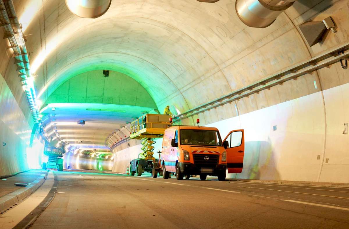 Der Rosensteintunnel soll im September für den Autoverkehr freigegeben werden. Der BUND kritisiert, die Stadt setze die beschlossene Verkehrsberuhigung in den angrenzenden Stadtbezirken gar nicht oder nur schleppend um.