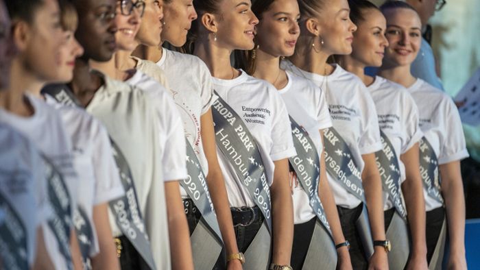16 Finalistinnen üben für die Wahl der „Miss Germany“