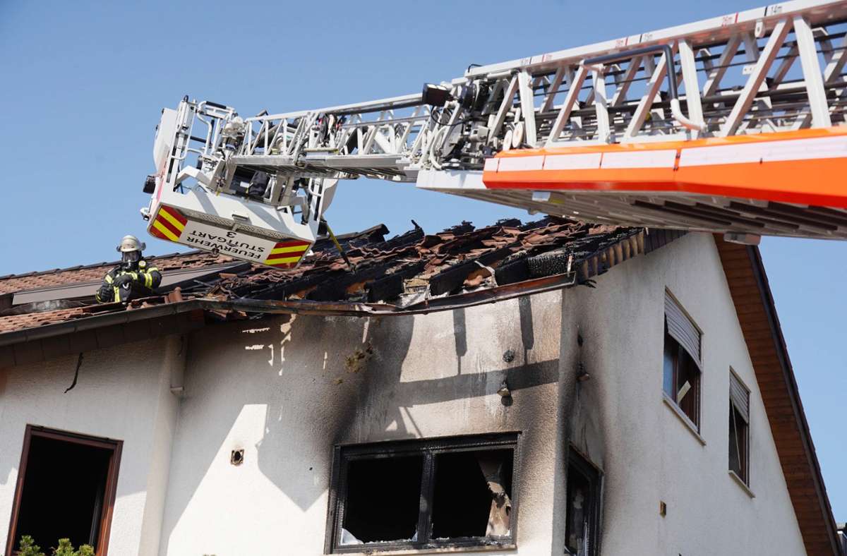 Stuttgart-Bad Cannstatt: Feuerwehr rückt zu Brand in Wohnhaus aus