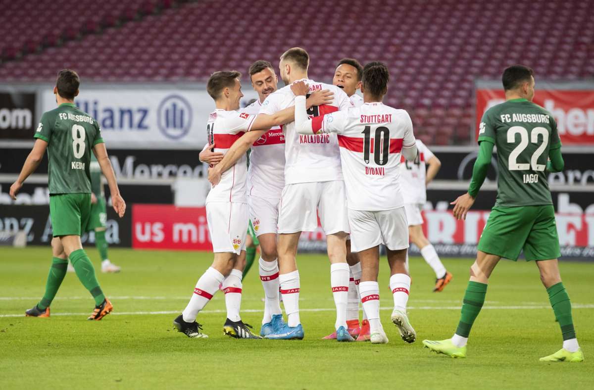 VfB Stuttgart gegen FC Augsburg: Fans feiern Kopfballkönig Kalajdzic – Sticheleien gegen Weinzierl