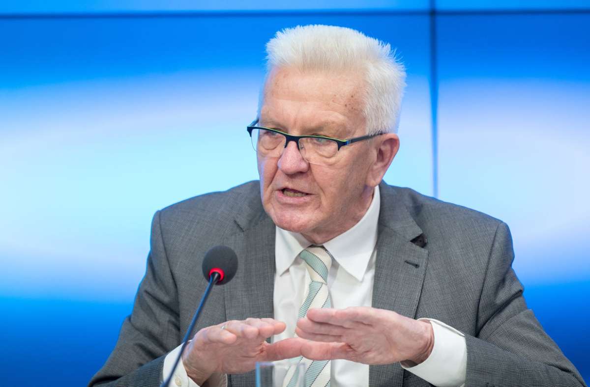 Verschärfte Maßnahmen seien notwendig, sagt Baden-Württembergs Ministerpräsident Winfried Kretschmann. Foto: dpa/Bernd Weißbrod