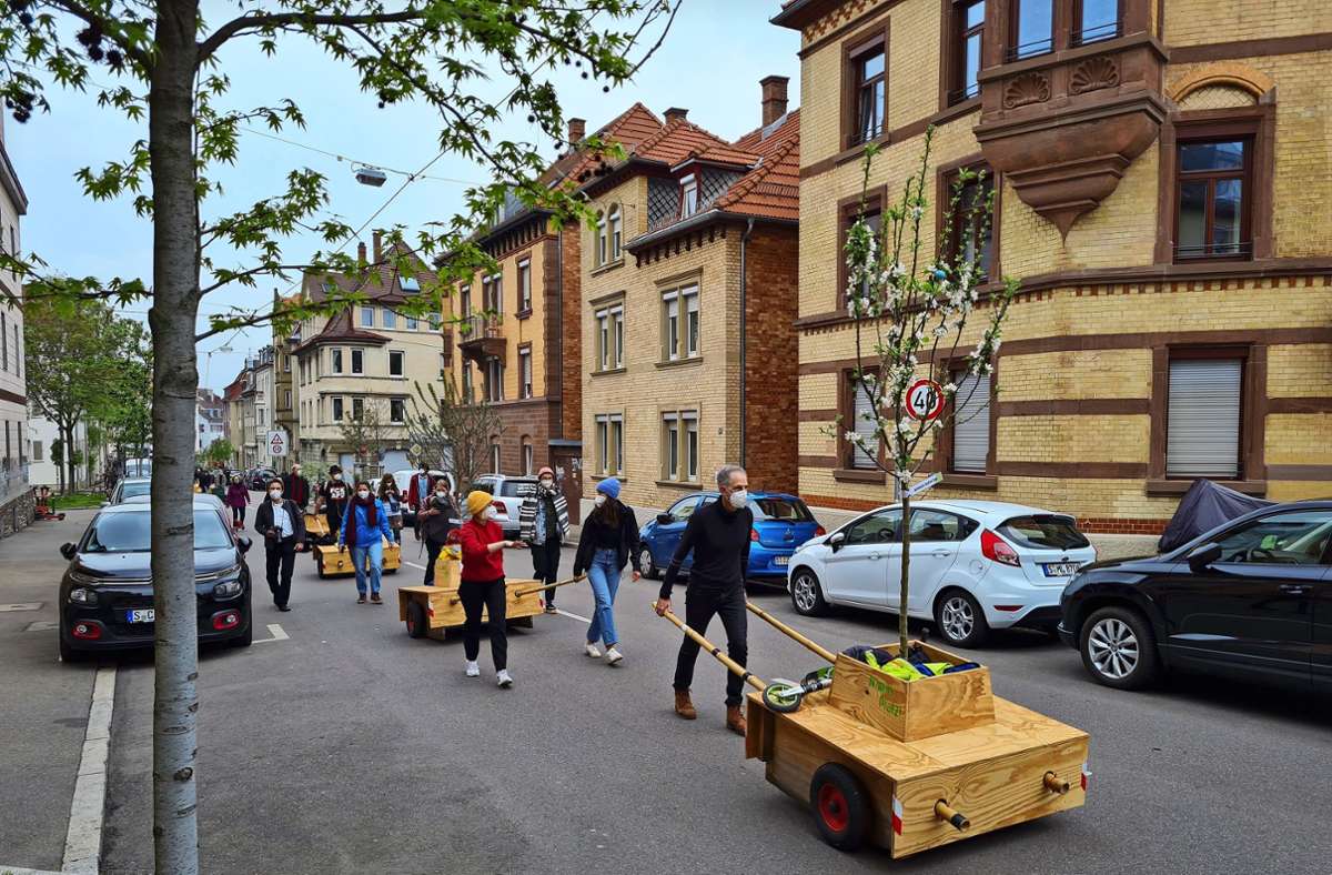 Wanderbaumallee in Stuttgart: Baum-Karawane geht wieder auf Tour