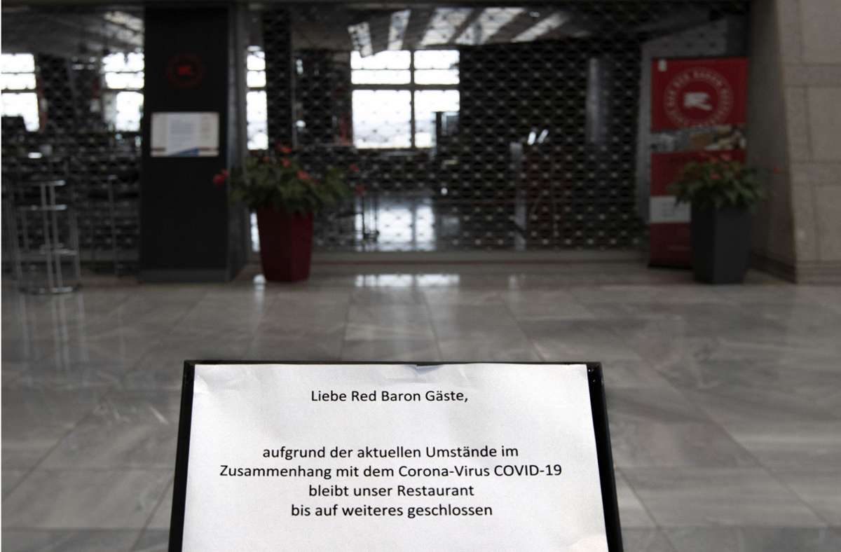 Unsichere Zukunft für 100 Mitarbeiter: Flughafen Stuttgart beendet Partnerschaft mit Gastro-Gruppe Wöllhaf