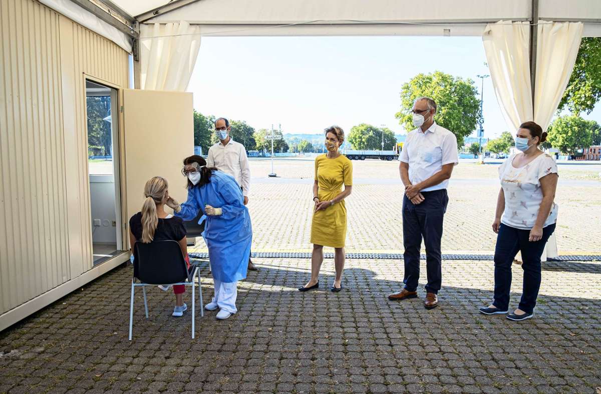 Stuttgart-Bad Cannstatt: Corona-Testzentrum Cannstatter Wasen läuft gut an