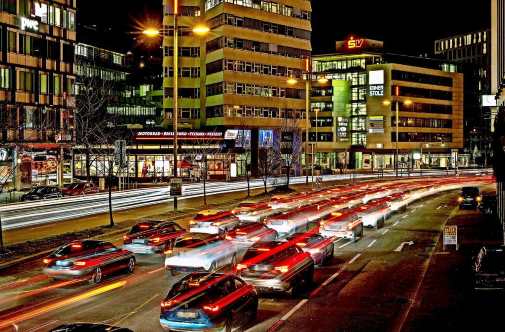 Fahrverbot: Polizei und Stadt werden die Euronorm kontrollieren, sie ahnden Verstöße im Januar aber noch nicht: Fahrverbot in Stuttgart: Verstöße werde im Januar nicht geahndet