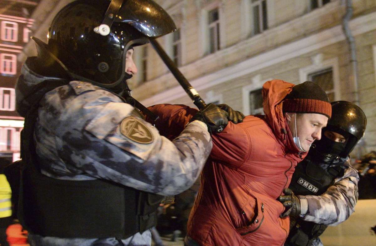 Alexej Nawalny verurteilt: Mehr als 1000 Festnahmen bei Protesten in Russland