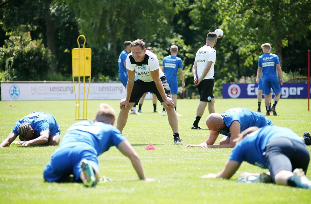 Stuttgarter Kickers trainieren wieder: Trainer Ramon Gehrmann: „Wir sollten jede Minute genießen“