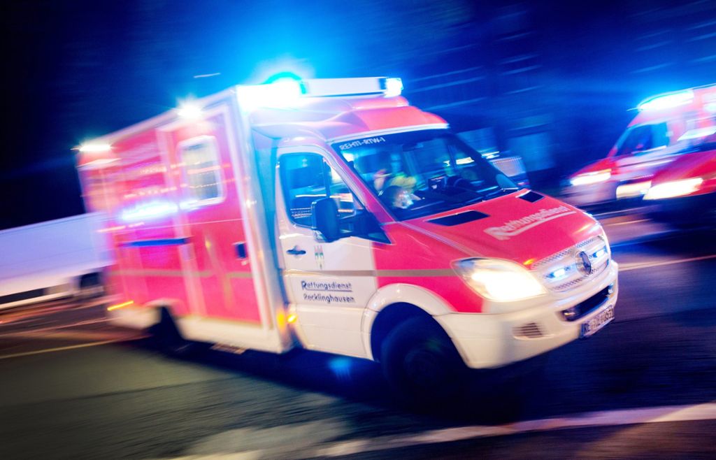 Fünf Verletzte bei Autounfall in Leonberg