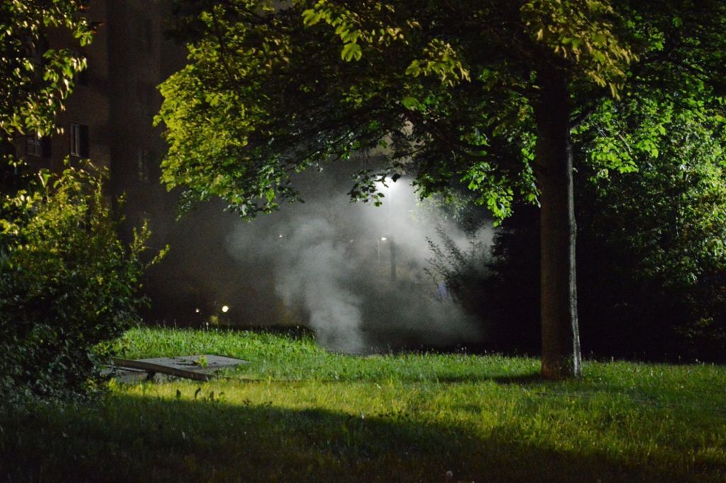 10.06.2019: Drei Autos und zwei Motorräder brannten in einer Tiefgarage in Stuttgart-Weilimdorf vollständig aus