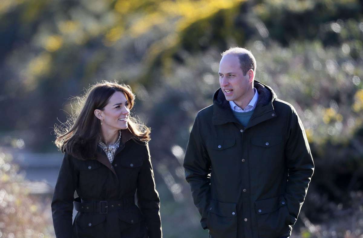 Sie sind die Zukunft der britischen Monarchie: Prinz William und seine Frau Prinzessin Kate. Mit viel Disziplin vertreten sie das Königshaus, geben sich nahbar und unkompliziert.