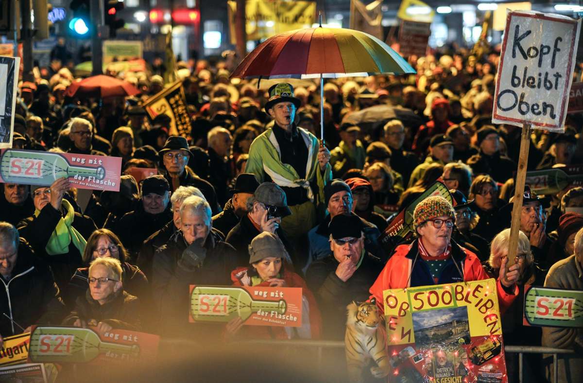 Gegner von Stuttgart 21 demonstrieren: Montagsdemo geht wieder auf die Straße
