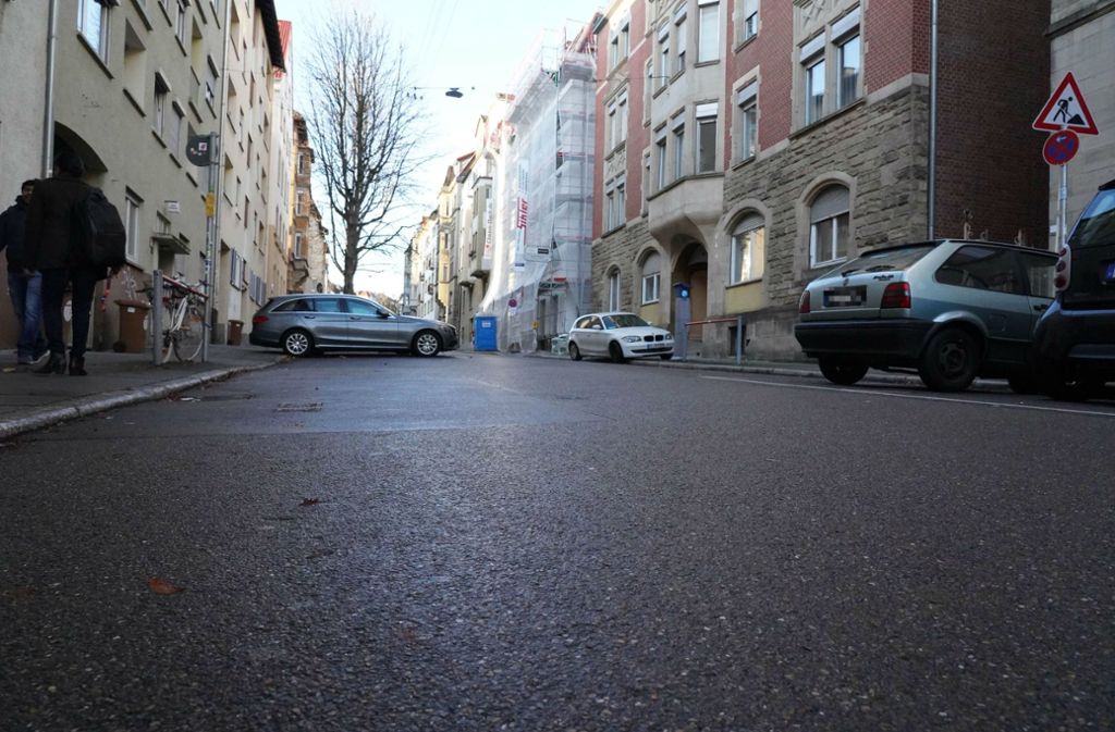 Bluttat in Stuttgart: 77-Jährige auf  offener Straße erstochen – Täter stellt sich