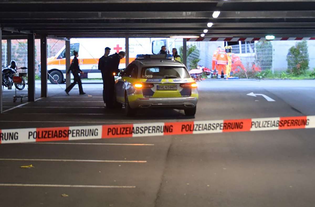 Unfall in Heidelberg: Motorradfahrer nach Sturz aus Parkhaus außer Lebensgefahr