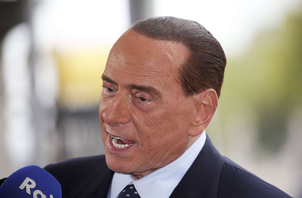 Silvio Berlusconi: Ex-Präsident von Italien nach Sturz im Krankenhaus