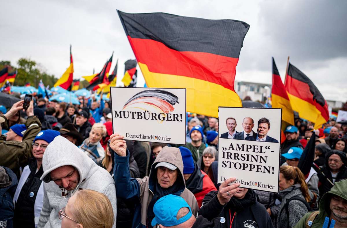 Tausende AfD-Anhänger demonstrieren am Samstag in Berlin. Foto: dpa/Fabian Sommer