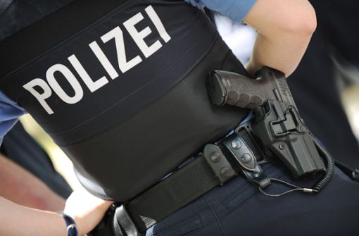 In Hockenheim soll am Montagabend ein Schuss aus einer Polizei-Dienstwaffe gefallen sein. (Symbolbild) Foto: dpa/Arne Dedert