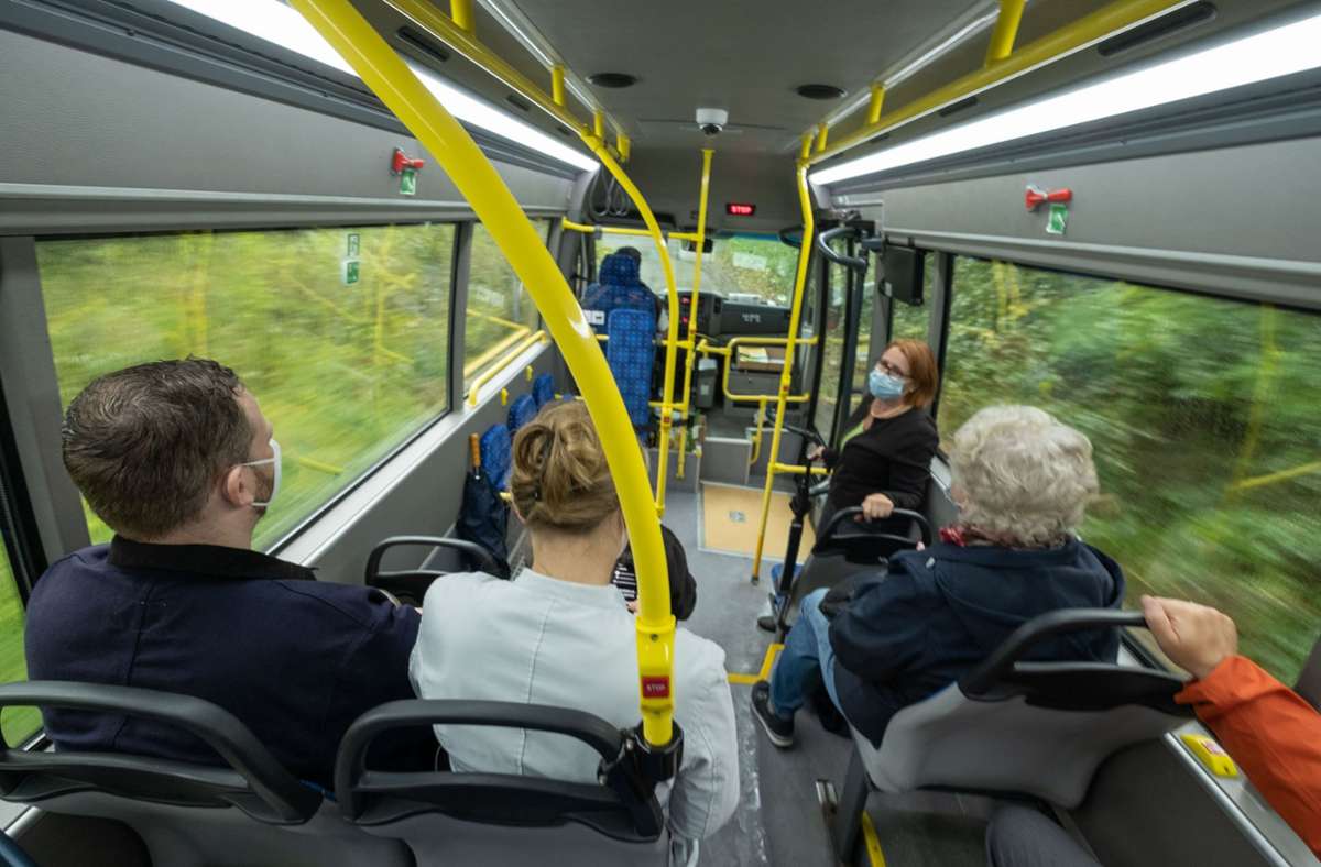 In Mobilitätswochen waren in unterschiedlichen Orten Stuttgarts Ortsbusse im Einsatz, wie hier in Stammheim im September 2021. Foto: Lichtgut/Leif Piechowski