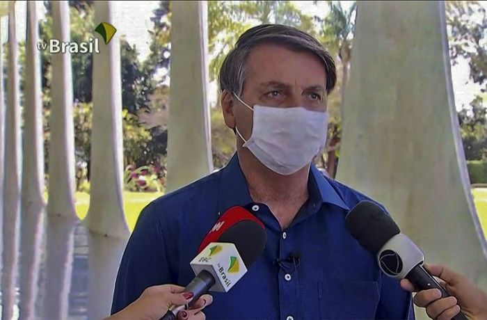 Coronavirus in Brasilien: Wie Bolsonaro seine Infektion inszeniert