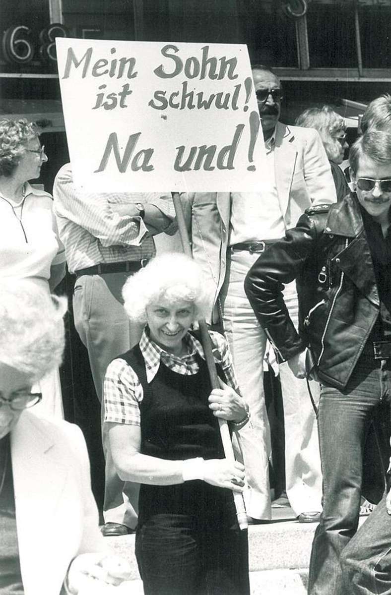 Mutter demonstriert 1979 vor dem Königsbau.