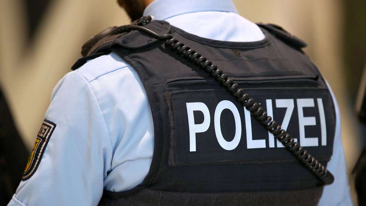 Überfall in Stuttgart: Unbekannter beraubt und schlägt jungen Mann in Innenstadt
