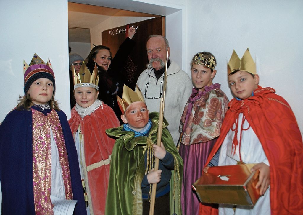 UNTERTüRKHEIM:  Sternsinger bringen den Segen in die Häuser und sammeln für Kinder in Not: Königlicher Besuch