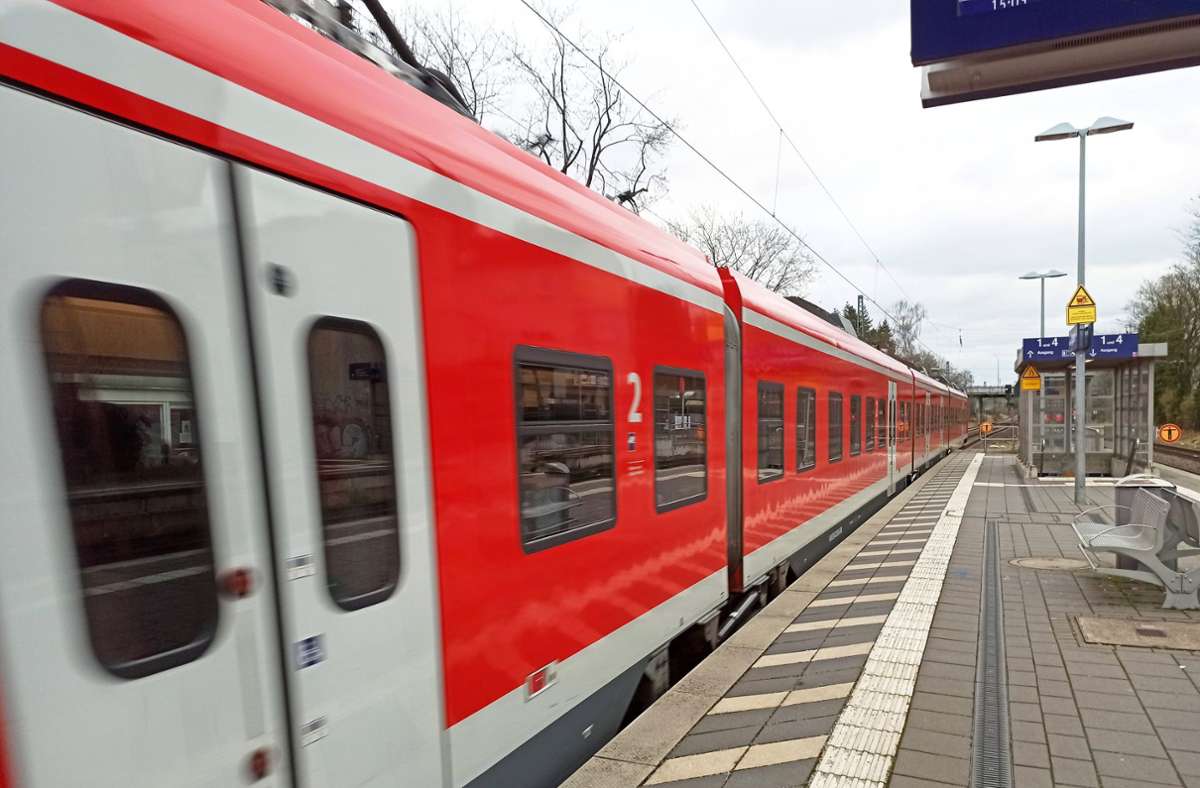 Deutsche Bahn: Züge waren 2021 wieder öfter unpünktlich