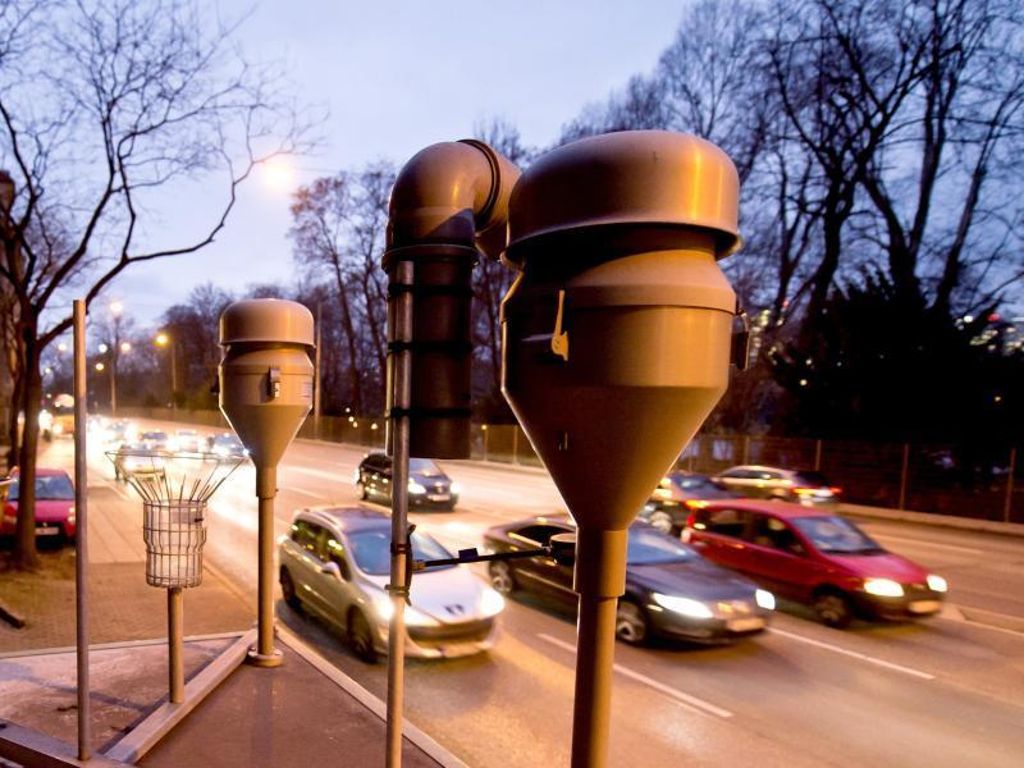Autofahrer sollen auf Bus und Bahn umsteigen: Ab Mittwoch Feinstaubalarm in Stuttgart