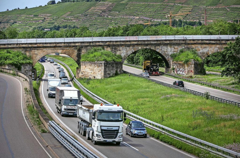 Grund sind Arbeiten an der Pliensaubrücke in Esslingen: Von Mittwoch bis Freitag: B 10 wird gesperrt