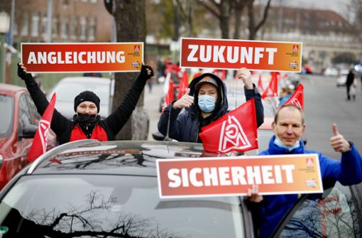 Wegen der Pandemie demonstriert die IG Metall in Berlin im Autokorso für eine Angleichung. Foto: Transitfoto
