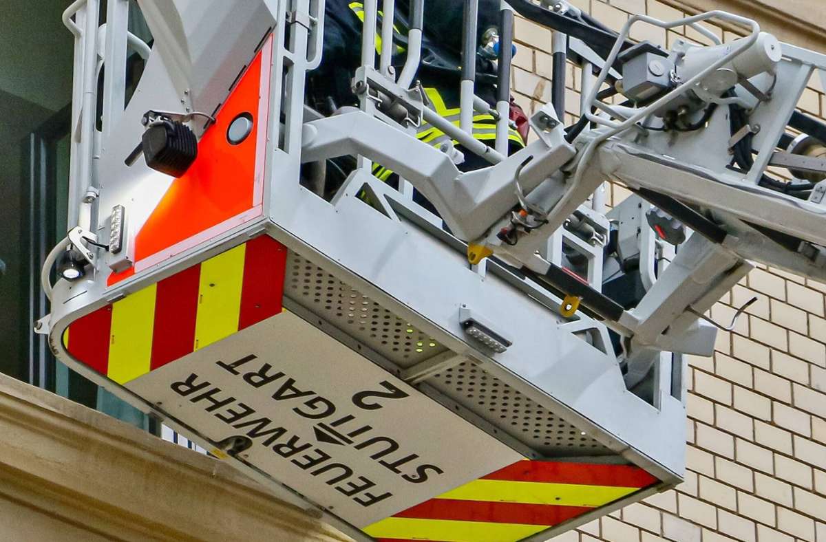 Brand in Stuttgart: Akku von E-Bike fängt in Wohnung Feuer – Ein Verletzter