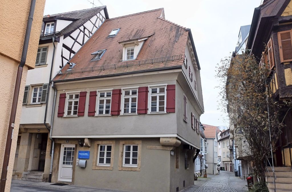 Bad Cannstatt Gebäude in der Brählesgasse 21 als ältestes Gebäude Cannstatts  gekennzeichnet: Bauzeit 1348 in Stein gemeißelt