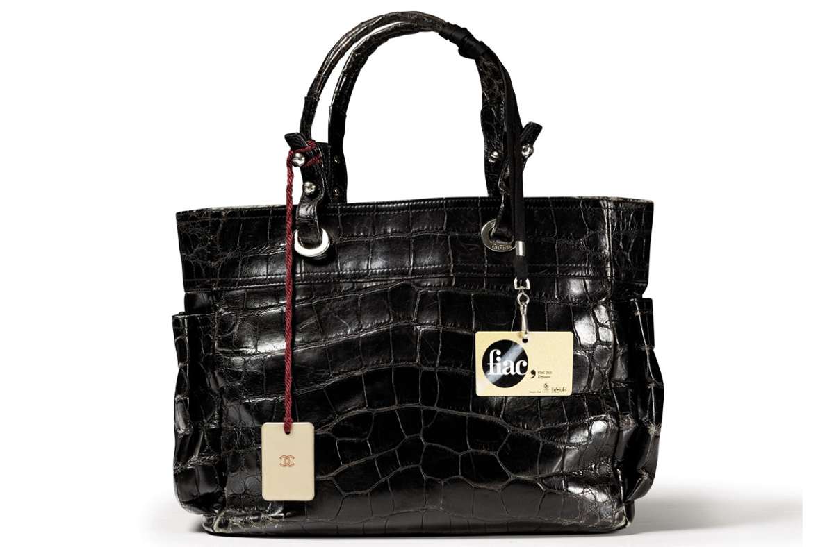 Nicht der beste Stil: die Chanel-Handtasche ist aus Krokodilleder.  Schätzpreis 2000 bis 4000 Euro.