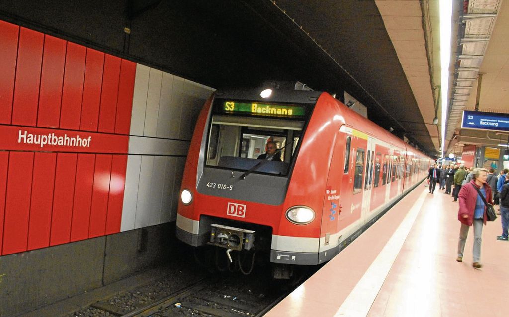 Störung bei S-Bahn Linien S1, S2 und S3 behoben: Weichenstörung in Bad Cannstatt behoben.
