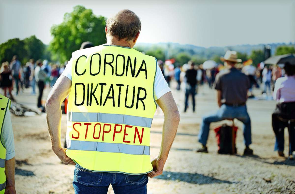 Schwer Verletzte bei Coronademo in Stuttgart: Verhandlung  unter radikalen Vorzeichen