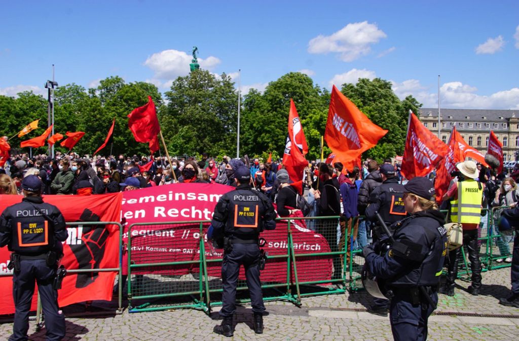 Die AfD-Demo in Stuttgart wurde von Protesten begleitet.