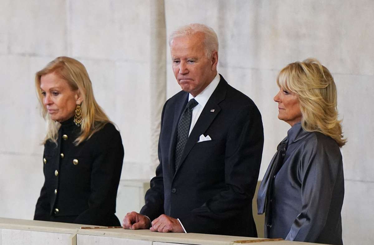 US-Präsident in London: Joe Biden und seine Ehefrau nehmen Abschied von der Queen