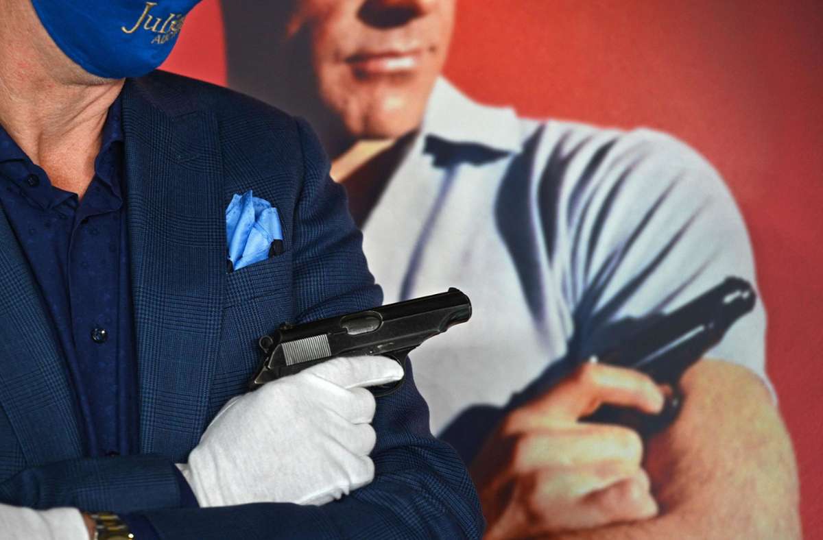 Sean Connerys Bond-Waffe unter dem Hammer: Pistole von James Bond für viel Geld versteigert