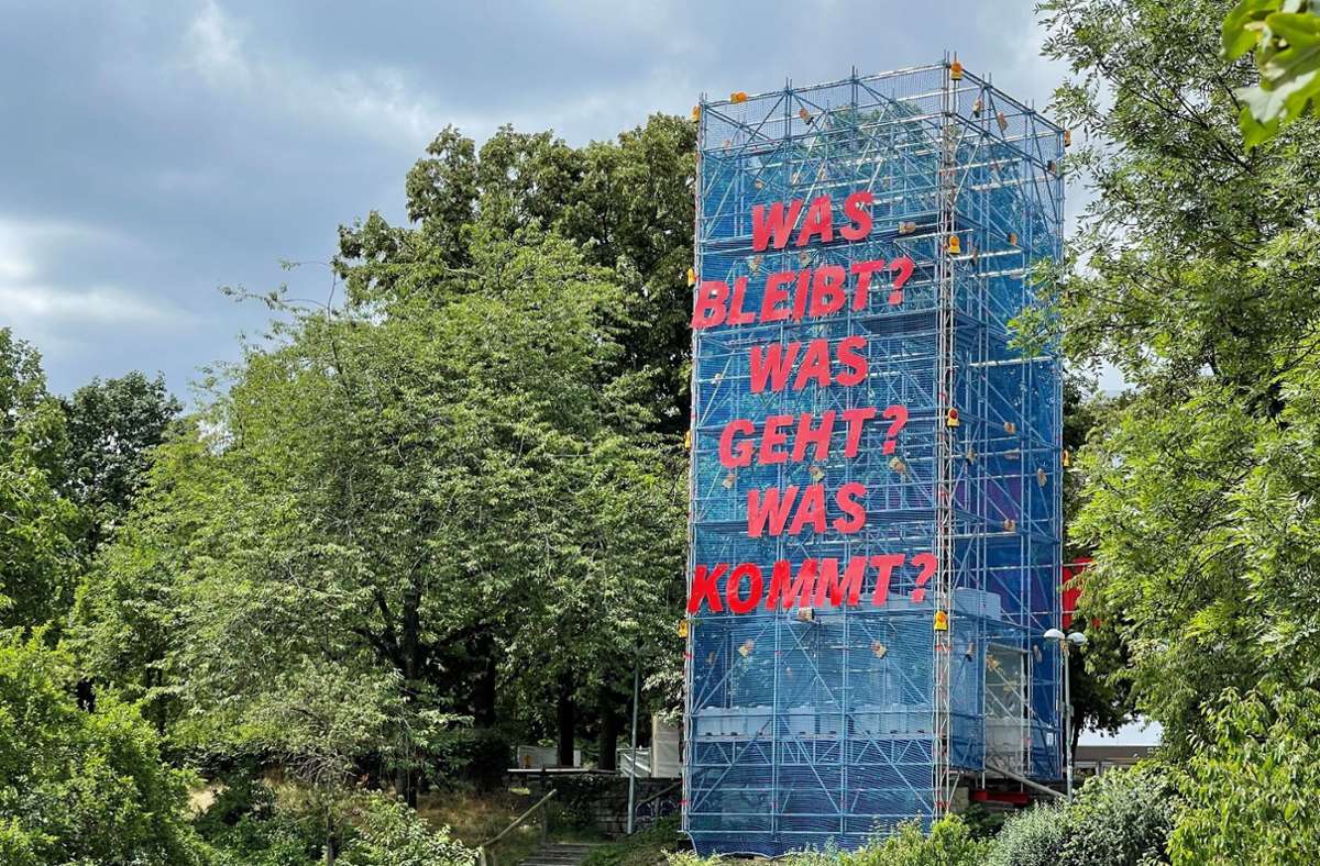 Architektur Ausstellung: Finale für die  knallrote Installation auf dem Weißenhof
