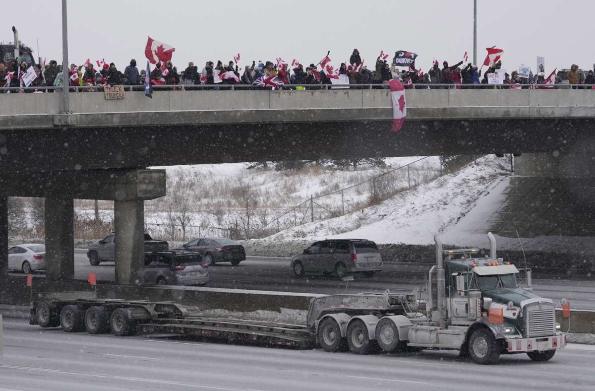 „Konvoi der Freiheit“ durch Kanada: Tausende Teilnehmer bei Trucker-Demo gegen Coronavorgaben