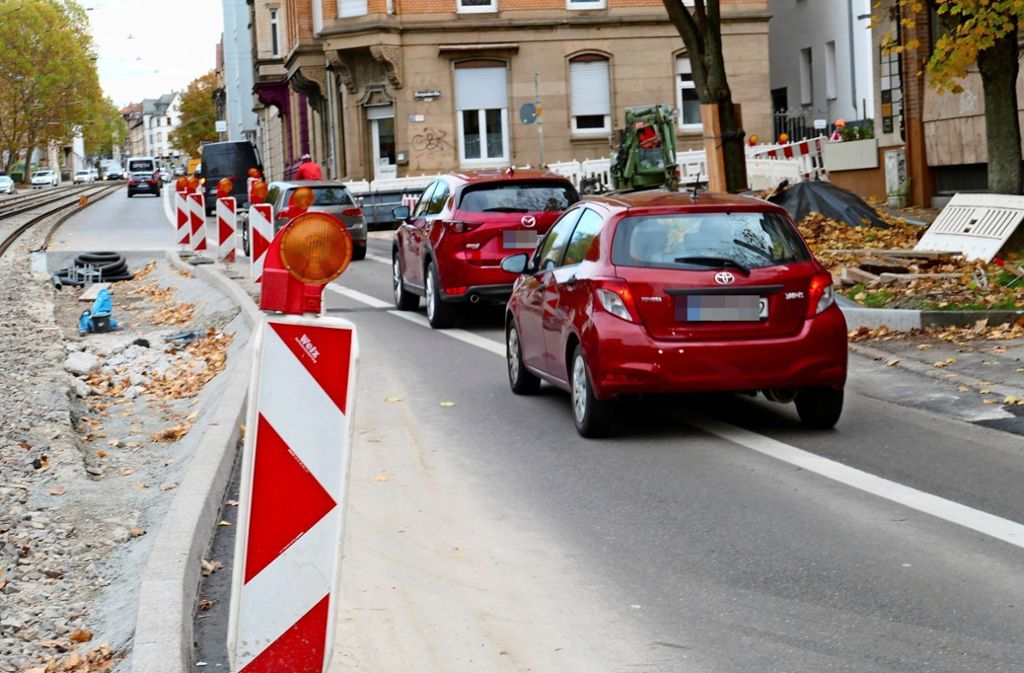 Am Wochenende wird der neue Überweg für Passanten installiert: Vollsperrung der Waiblinger Straße am Wochenende