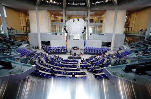 Lichtausfall im Bundestag. Die Sitzung des Plenums muss unterbrochen werden. Foto: dpa/Kay Nietfeld