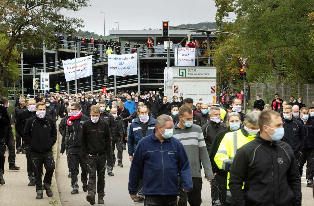 Protest gegen Stellenabbau: Daimler-Beschäftigte kämpfen um ihre Jobs