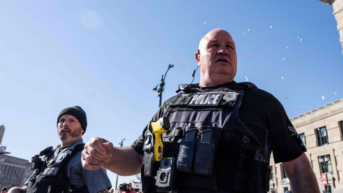 Eine Tote und mehrere Verletzte: Polizei: Streit ist Schüssen bei Super-Bowl-Parade vorausgegangen