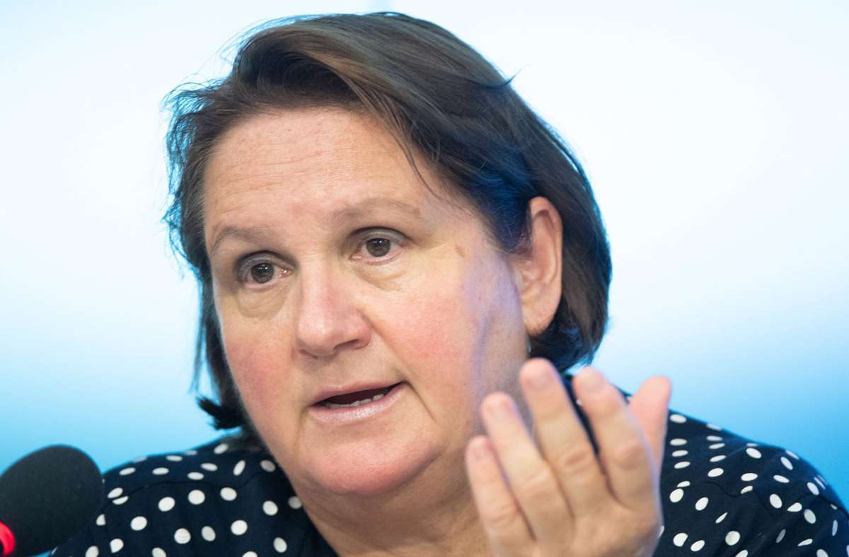 Theresa Schopper: Kultusministerin verteidigt Abschaffung der Maskenpflicht in Klassen