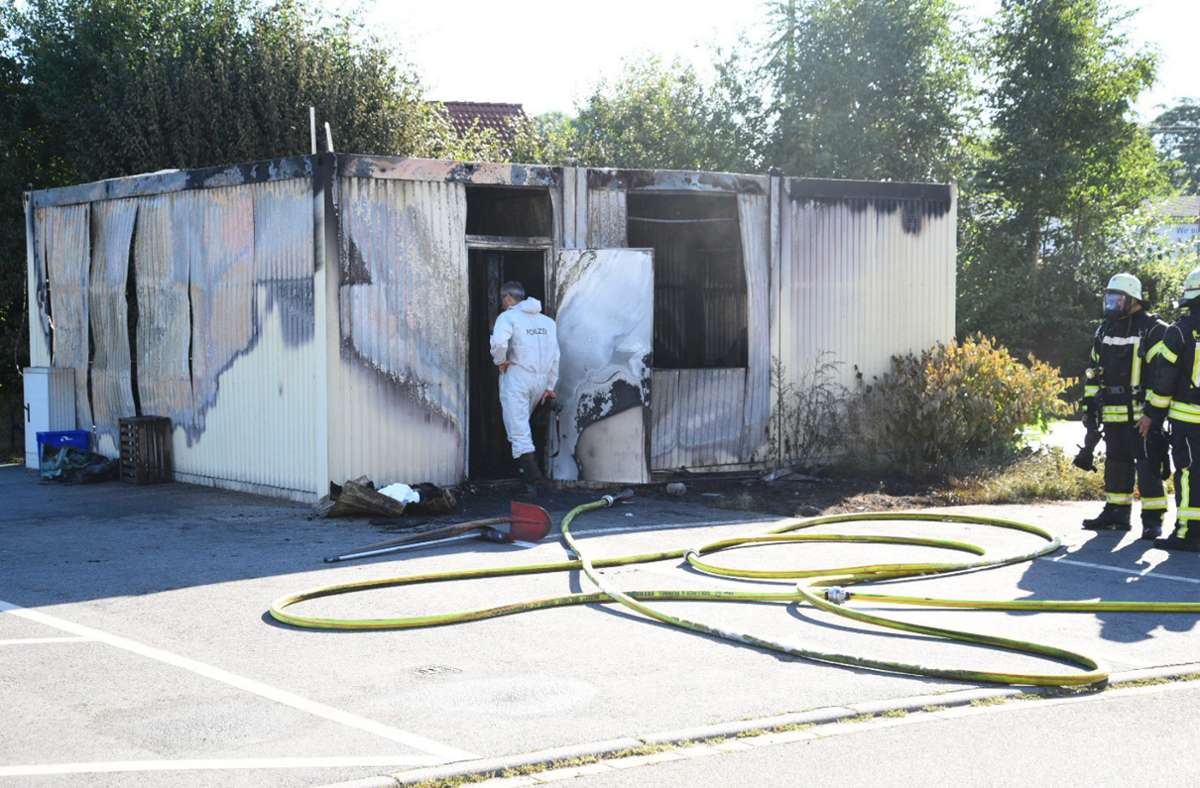 Meckesheim im Rhein-Neckar-Kreis: Zwei Menschen sterben bei Feuer in Wohncontainer