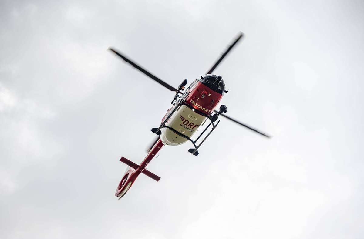 In Eschenbach im Landkreis Göppingen: Polizei sucht mit Hubschrauber nach verletztem E-Bike-Fahrer