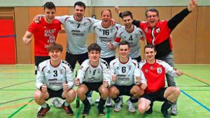 Faustball in Stammheim und Vaihingen: Jubel hoch zwei: Stuttgarter feiern Bundesliga-Aufstieg
