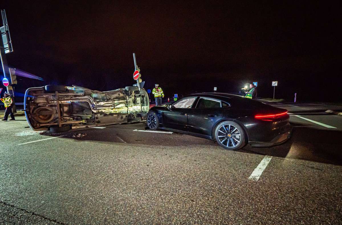 Möglingen im Kreis Ludwigsburg: Zwei Verletzte bei Unfall mit Porsche