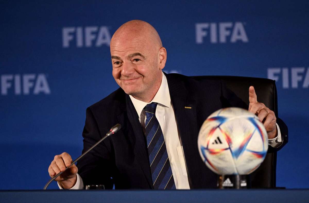 FIFA-Boss wiedergewählt: „Wir lieben Sie, Präsident“ – Infantino-Krönung wird zur Protz-Show