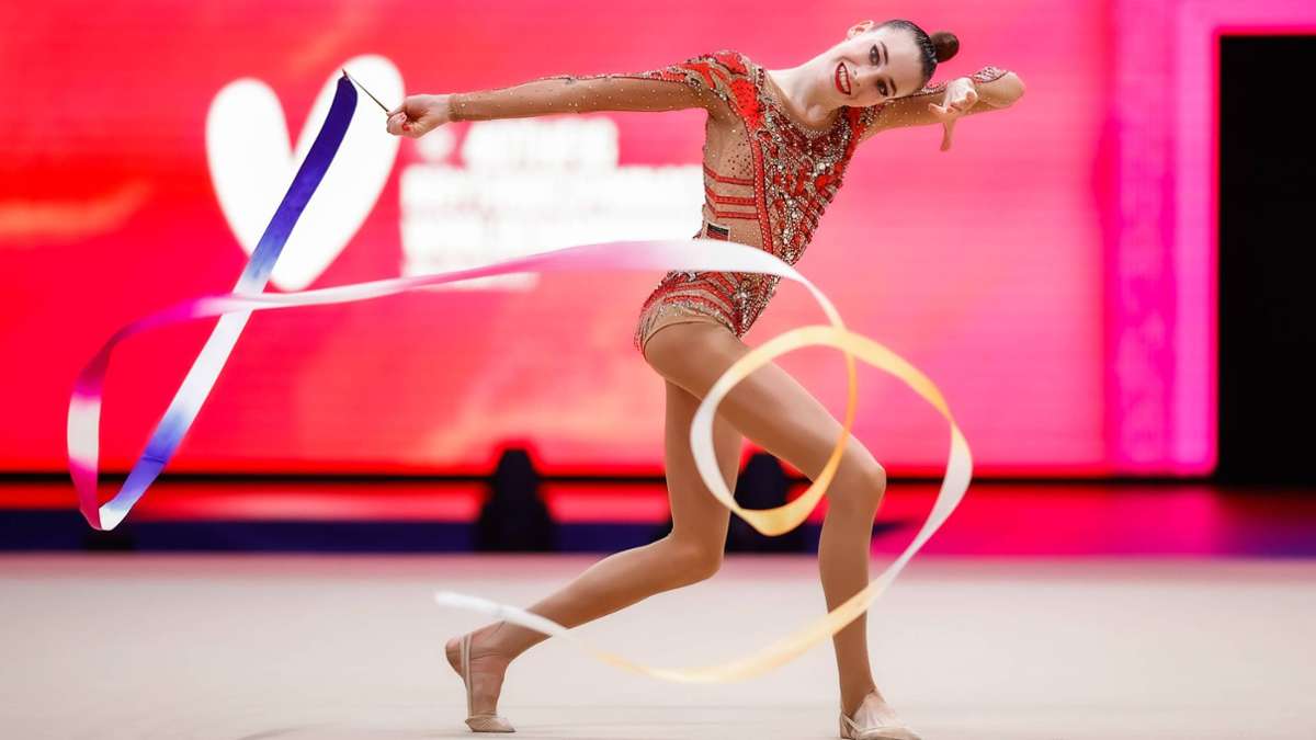 Rhythmische Sportgymnastik: So sieht  Darja Varfolomeev als Covergirl aus